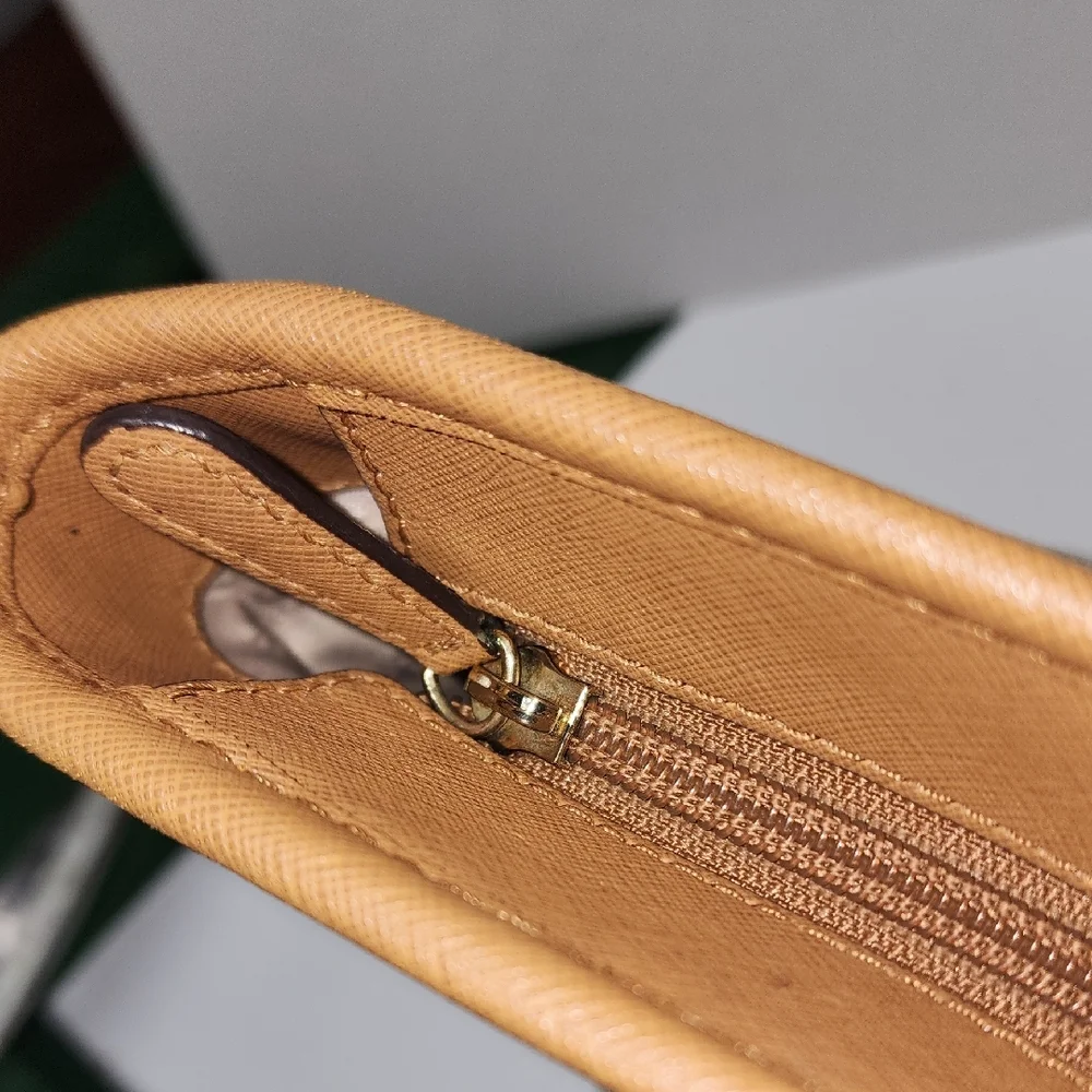 Michael Kors Logo Monogram Jet Set Beige and Brown Tote Bag Classic Style - Picture 14 of 16